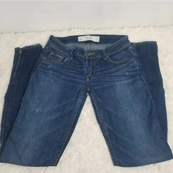 Abercrombie & Fitch Distressed Blue Jeans Size 0R - Picture 4 of 7
